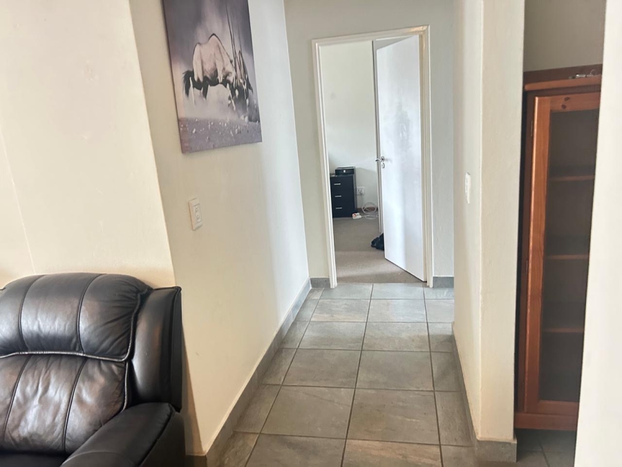 To Let 2 Bedroom Property for Rent in Magaliessig Gauteng