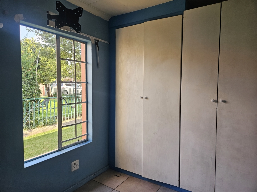 2 Bedroom Property for Sale in Illiondale Gauteng