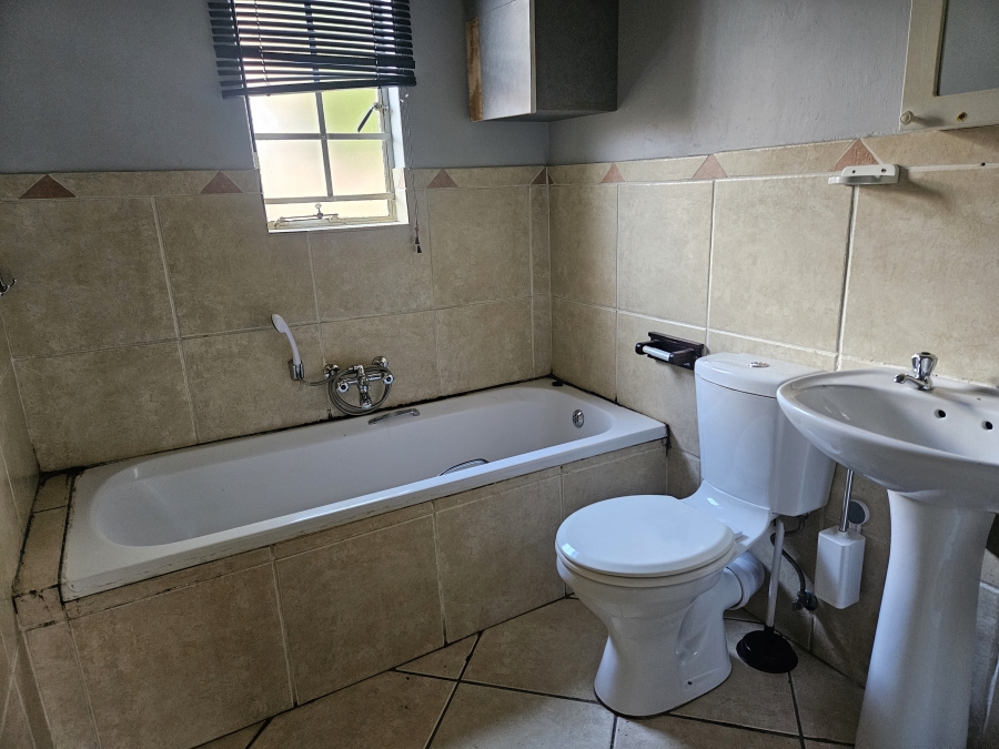 2 Bedroom Property for Sale in Illiondale Gauteng