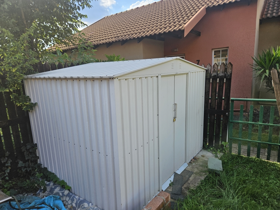 2 Bedroom Property for Sale in Illiondale Gauteng