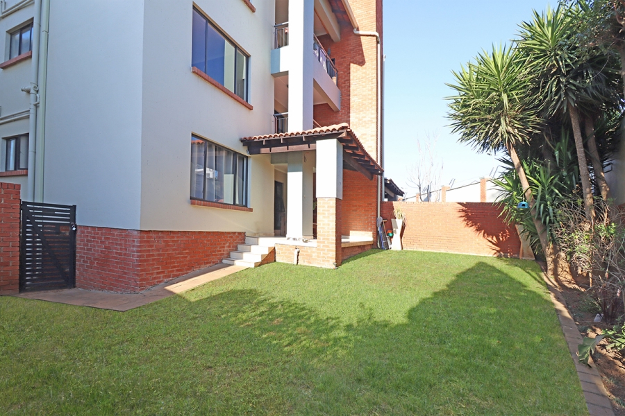 To Let 2 Bedroom Property for Rent in Greenstone Hill Gauteng