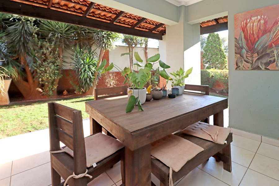 To Let 2 Bedroom Property for Rent in Greenstone Hill Gauteng