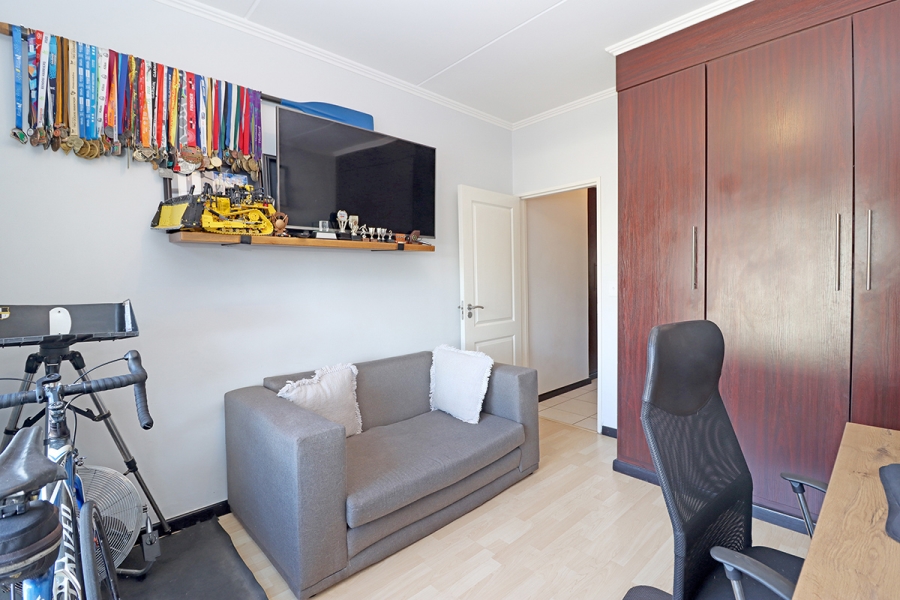 To Let 2 Bedroom Property for Rent in Greenstone Hill Gauteng