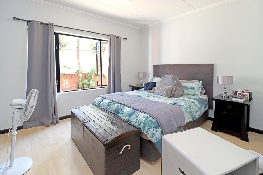 To Let 2 Bedroom Property for Rent in Greenstone Hill Gauteng