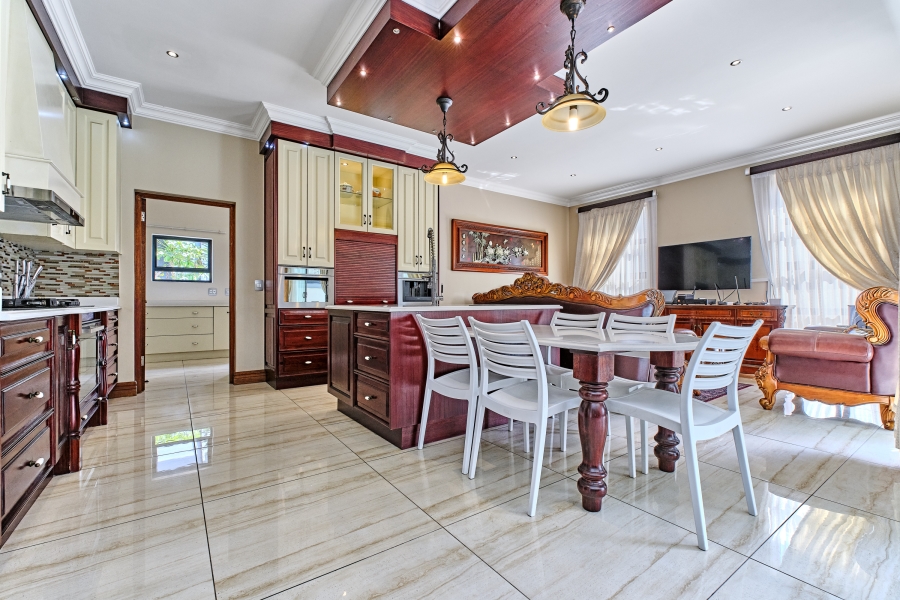 To Let 5 Bedroom Property for Rent in Waterfall Country Village Gauteng
