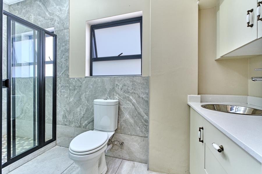 To Let 5 Bedroom Property for Rent in Waterfall Country Village Gauteng
