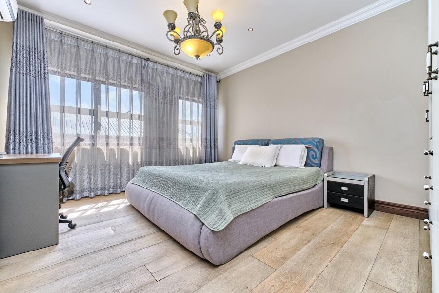 To Let 5 Bedroom Property for Rent in Waterfall Country Village Gauteng