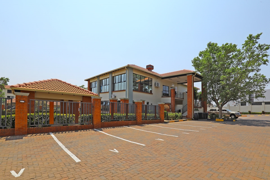 To Let 2 Bedroom Property for Rent in Greenstone Hill Gauteng