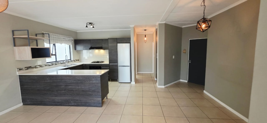 To Let 2 Bedroom Property for Rent in Greenstone Hill Gauteng