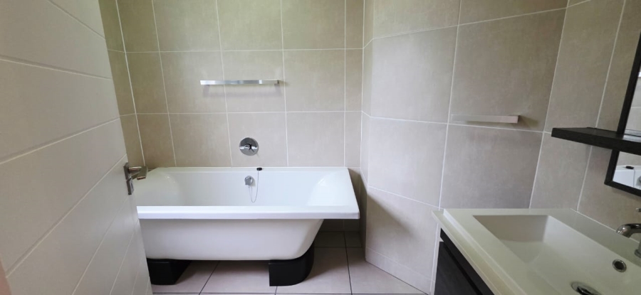 To Let 2 Bedroom Property for Rent in Greenstone Hill Gauteng