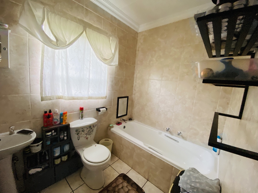3 Bedroom Property for Sale in Alberante Gauteng