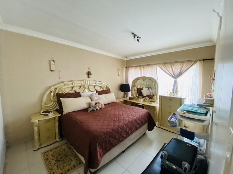 3 Bedroom Property for Sale in Alberante Gauteng