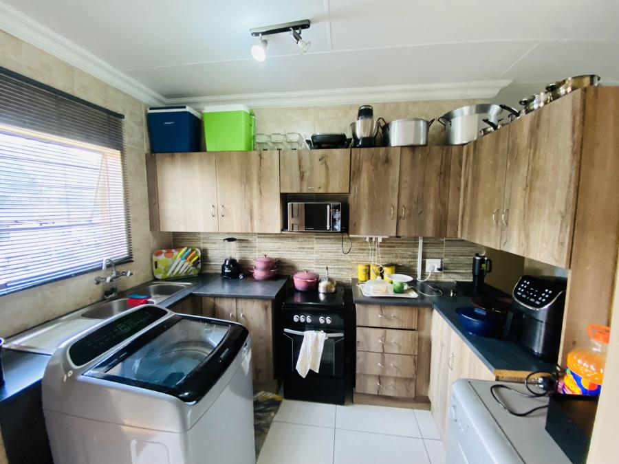3 Bedroom Property for Sale in Alberante Gauteng