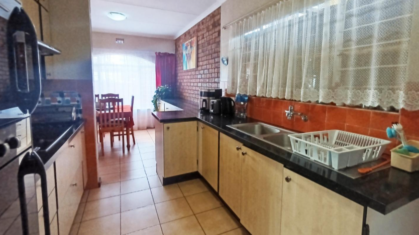 3 Bedroom Property for Sale in Glenvista Gauteng