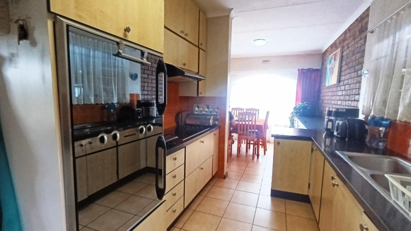 3 Bedroom Property for Sale in Glenvista Gauteng