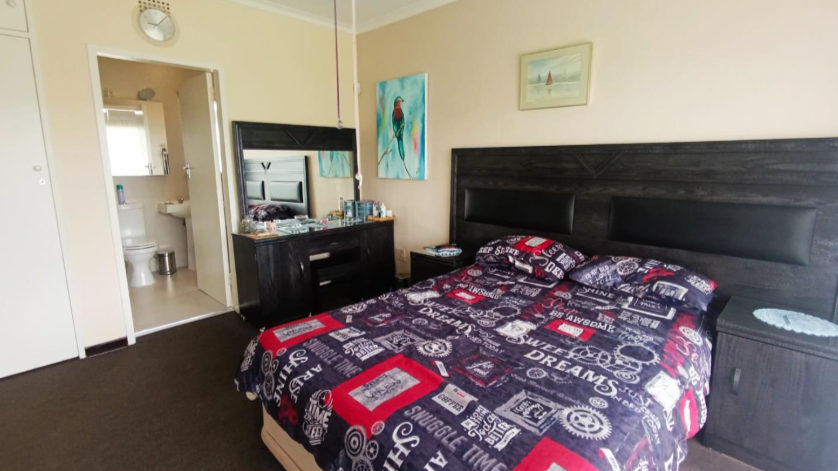 3 Bedroom Property for Sale in Glenvista Gauteng