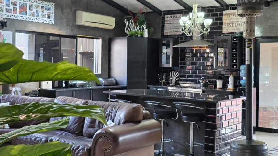 5 Bedroom Property for Sale in Raceview Gauteng