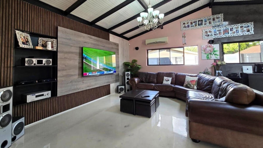 5 Bedroom Property for Sale in Raceview Gauteng