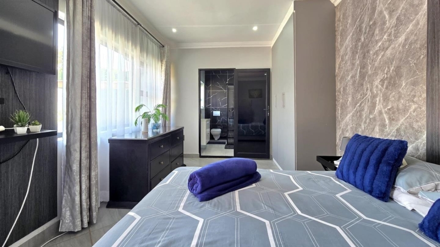 5 Bedroom Property for Sale in Raceview Gauteng