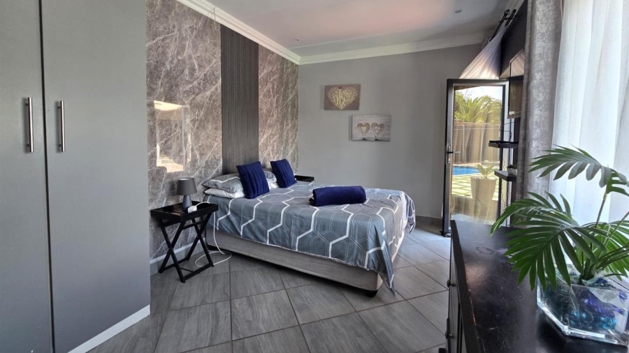 5 Bedroom Property for Sale in Raceview Gauteng