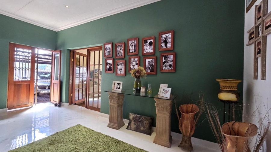 5 Bedroom Property for Sale in Raceview Gauteng