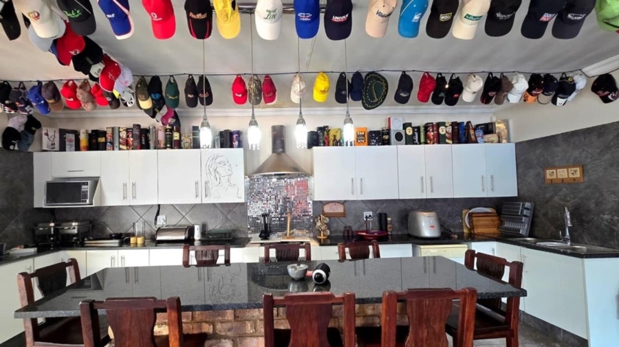 5 Bedroom Property for Sale in Raceview Gauteng