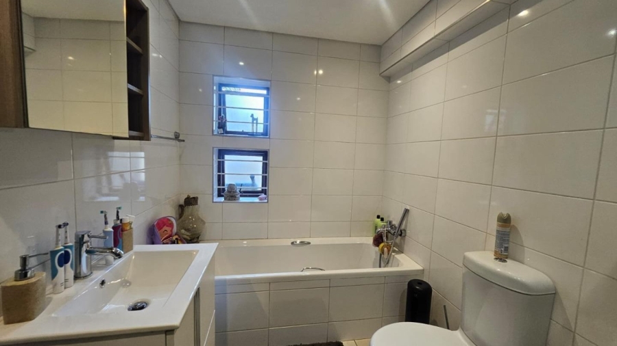 2 Bedroom Property for Sale in Bassonia Gauteng