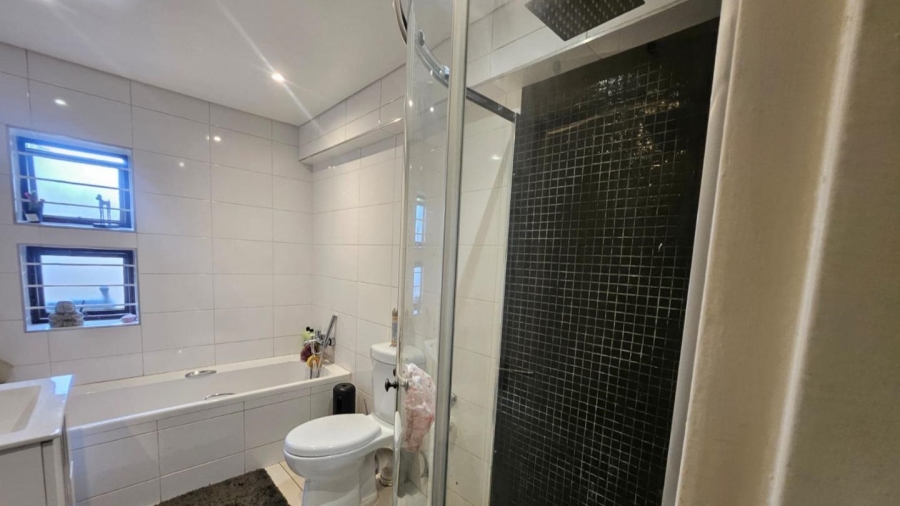 2 Bedroom Property for Sale in Bassonia Gauteng