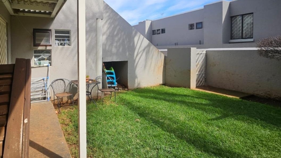 2 Bedroom Property for Sale in Bassonia Gauteng