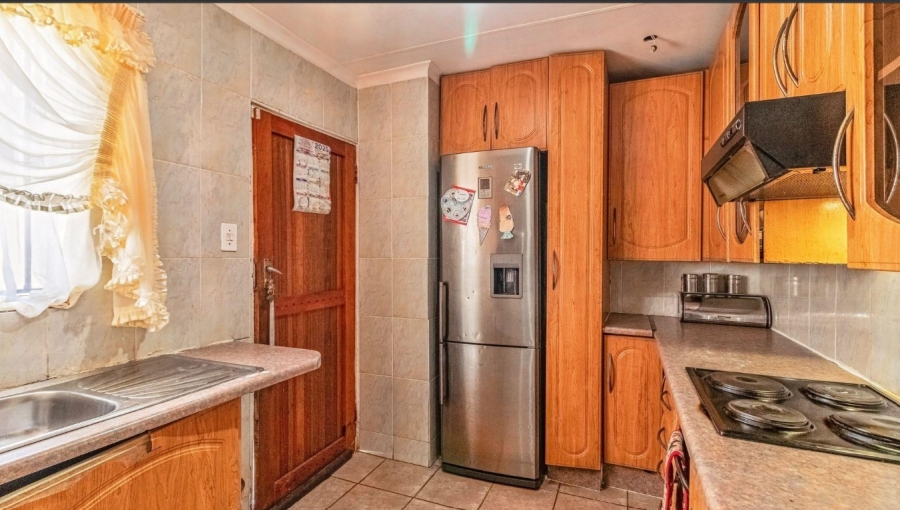 2 Bedroom Property for Sale in Meredale Gauteng