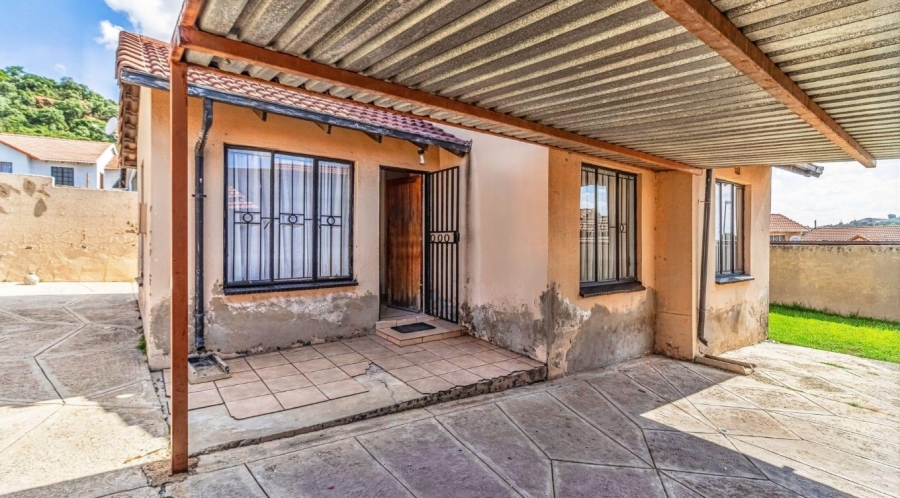 2 Bedroom Property for Sale in Meredale Gauteng