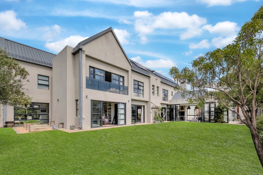 4 Bedroom Property for Sale in Atholl Gauteng