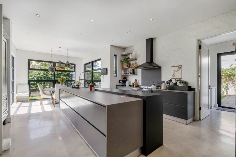 4 Bedroom Property for Sale in Atholl Gauteng