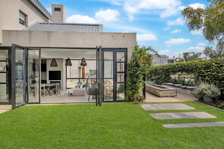 4 Bedroom Property for Sale in Atholl Gauteng