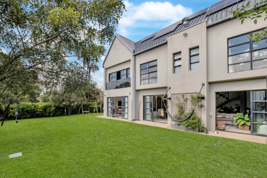 4 Bedroom Property for Sale in Atholl Gauteng