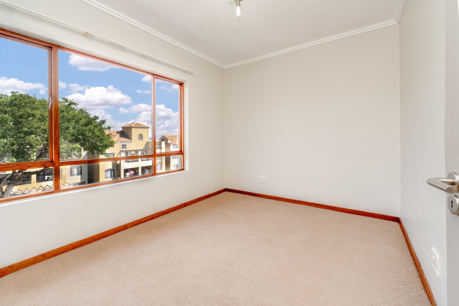 2 Bedroom Property for Sale in Lonehill Gauteng