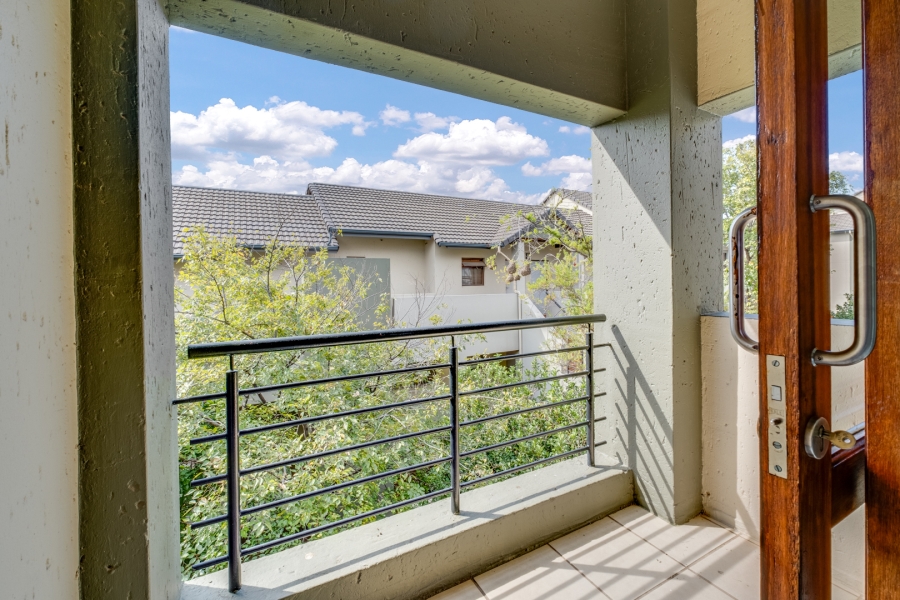 2 Bedroom Property for Sale in Lonehill Gauteng