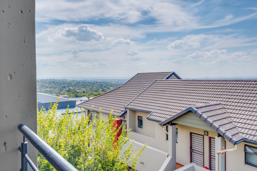 2 Bedroom Property for Sale in Lonehill Gauteng