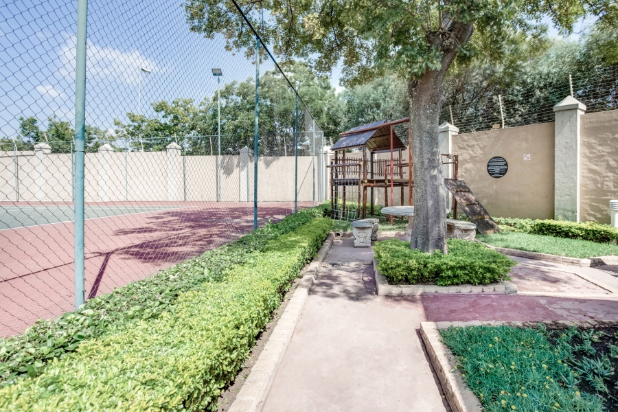 2 Bedroom Property for Sale in Lonehill Gauteng