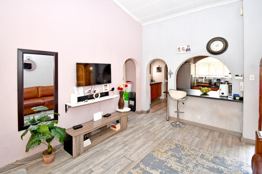 2 Bedroom Property for Sale in Corlett Gardens Gauteng