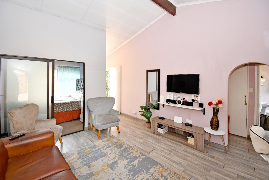 2 Bedroom Property for Sale in Corlett Gardens Gauteng