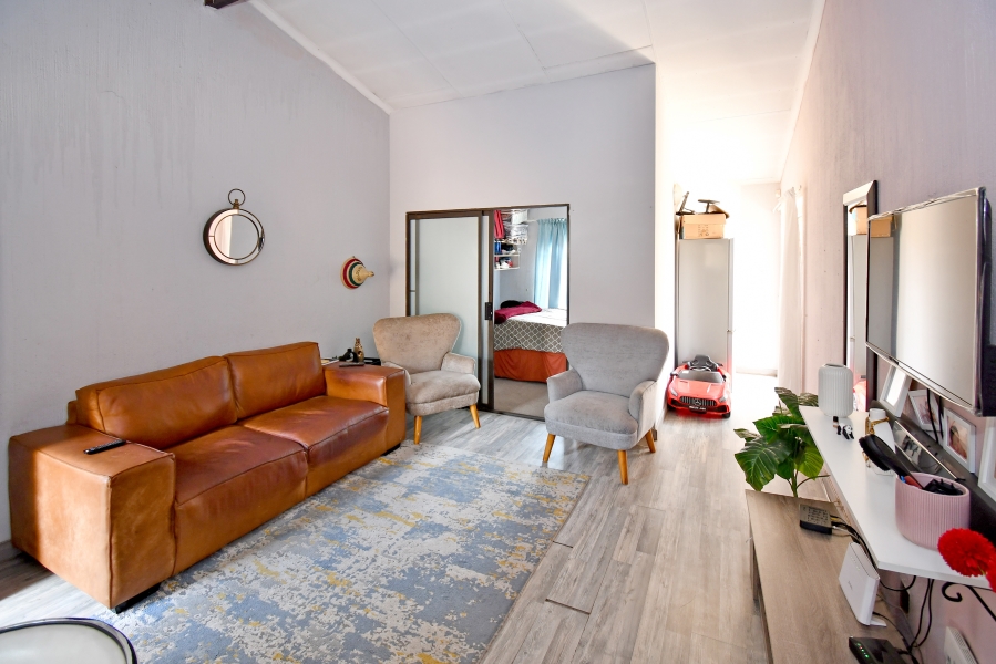 2 Bedroom Property for Sale in Corlett Gardens Gauteng