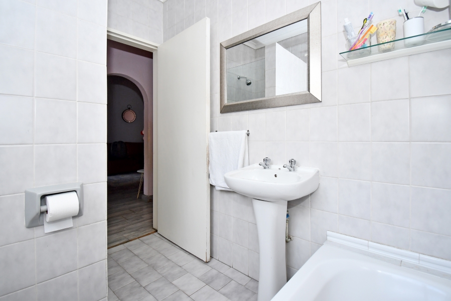 2 Bedroom Property for Sale in Corlett Gardens Gauteng