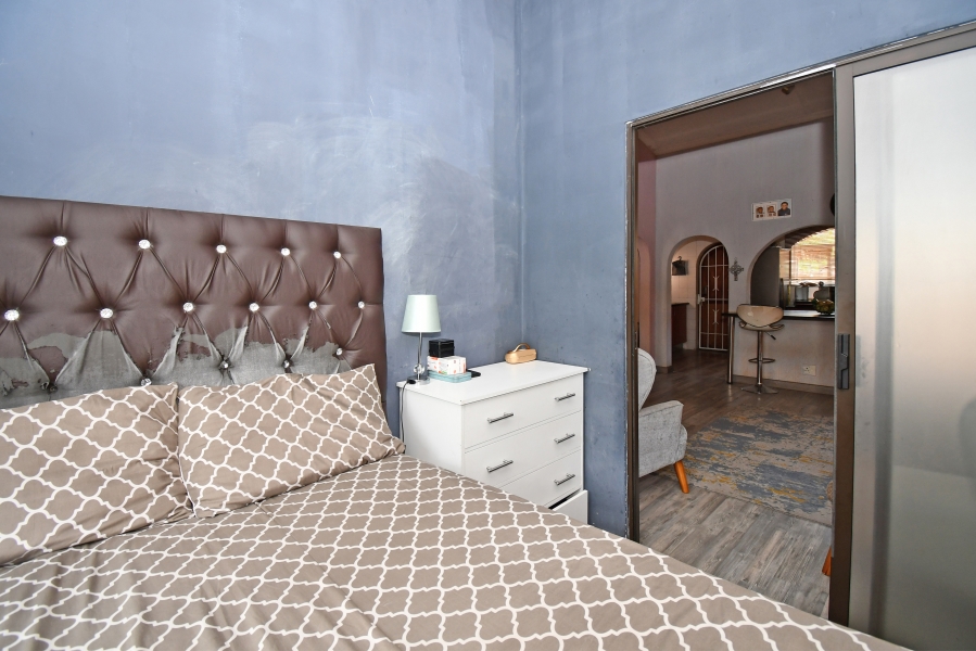 2 Bedroom Property for Sale in Corlett Gardens Gauteng