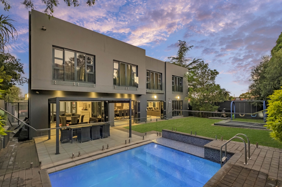 6 Bedroom Property for Sale in Linden Gauteng