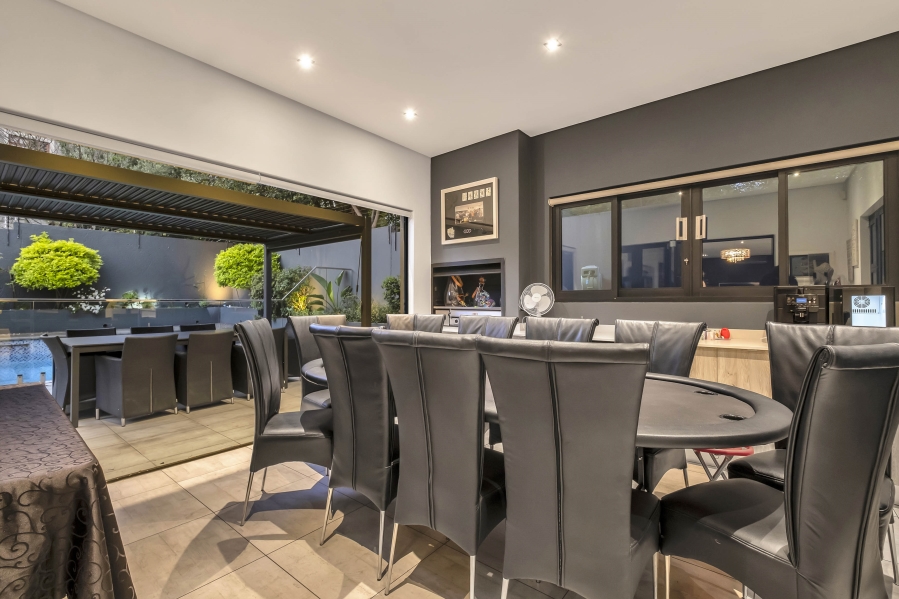 6 Bedroom Property for Sale in Linden Gauteng