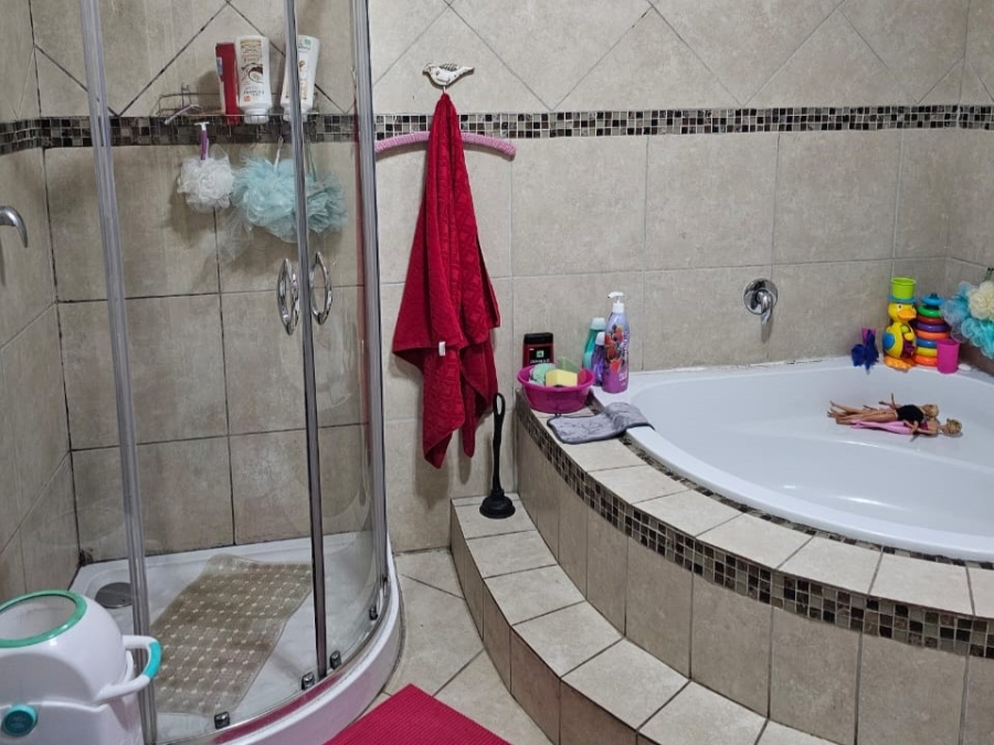 4 Bedroom Property for Sale in Krugersdorp West Gauteng