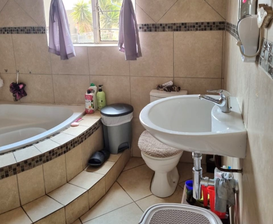 4 Bedroom Property for Sale in Krugersdorp West Gauteng
