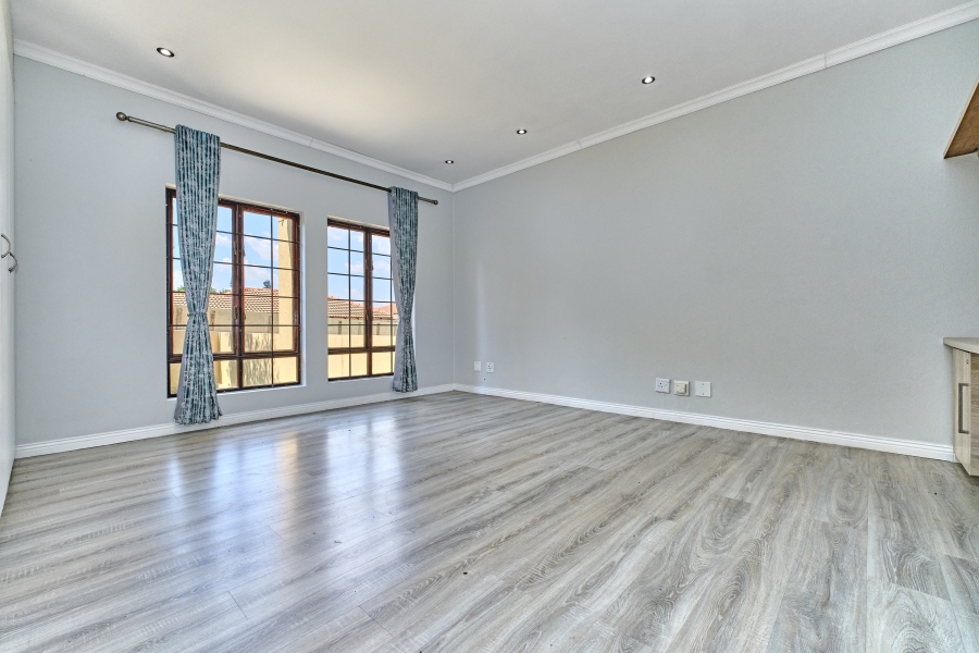 3 Bedroom Property for Sale in Halfway Gardens Gauteng