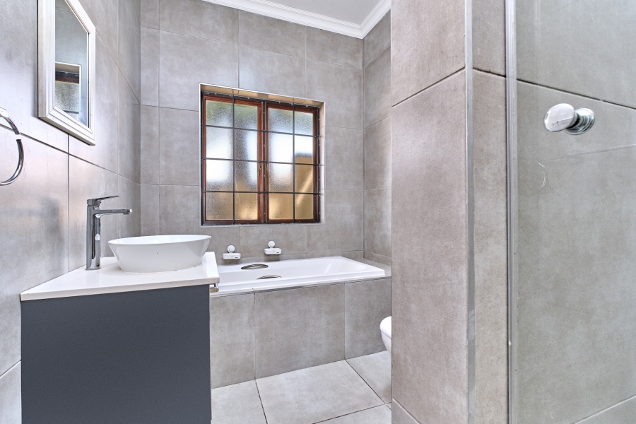 3 Bedroom Property for Sale in Halfway Gardens Gauteng